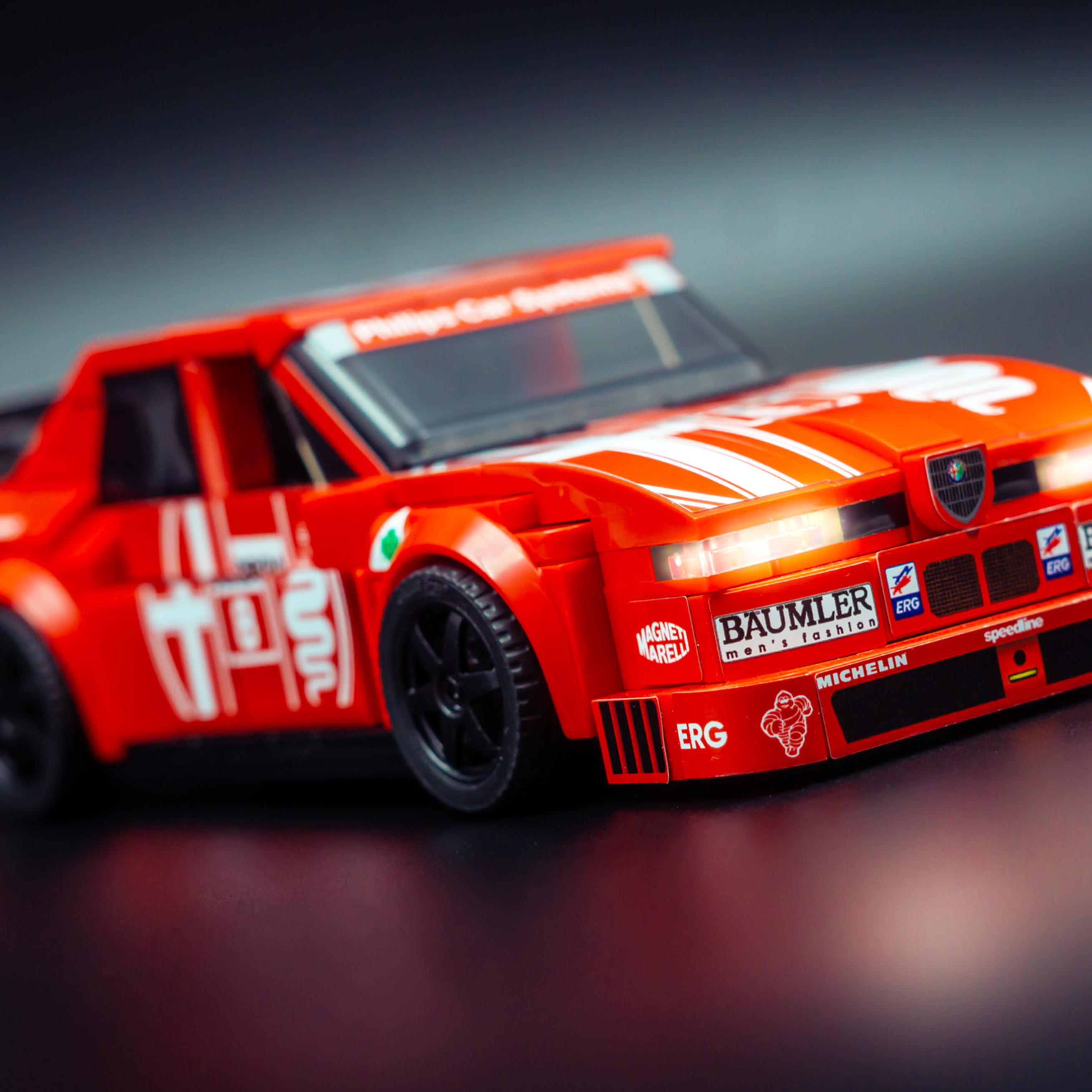 picture of Lego Alfa Romeo 155 front view